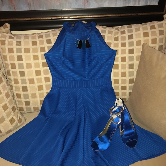 Dress - Picture 5 of 5